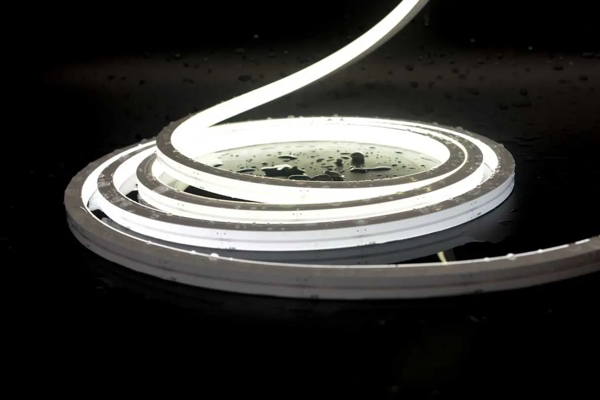 LIGHT LINE IDEALED