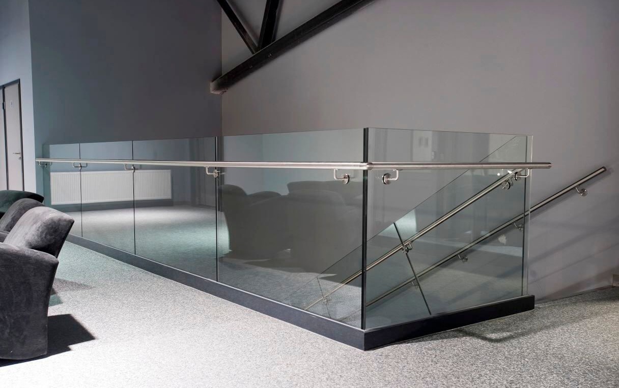 Стеклянные перила