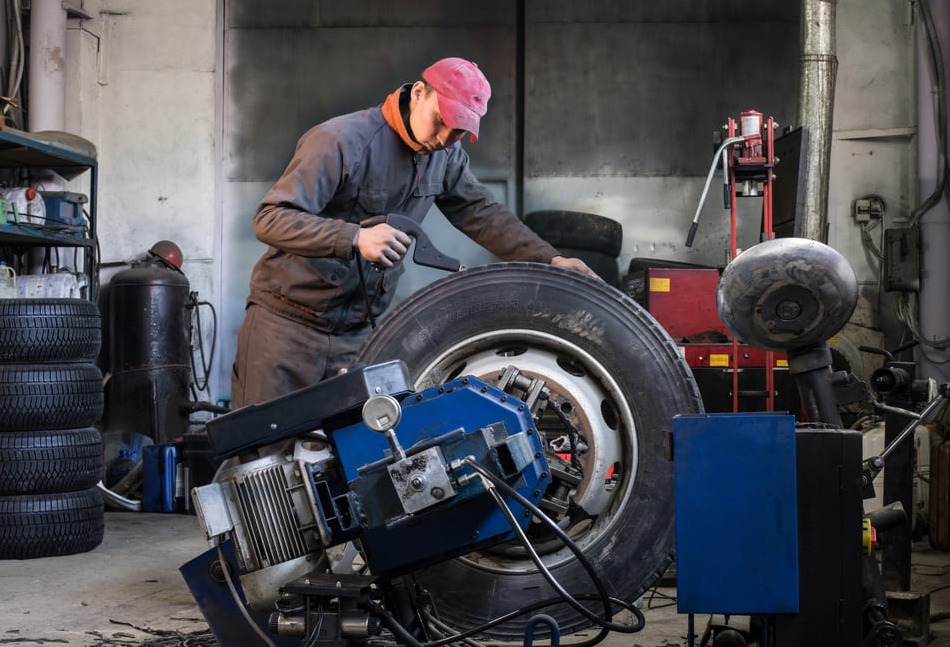 Грузовой шиномонтаж