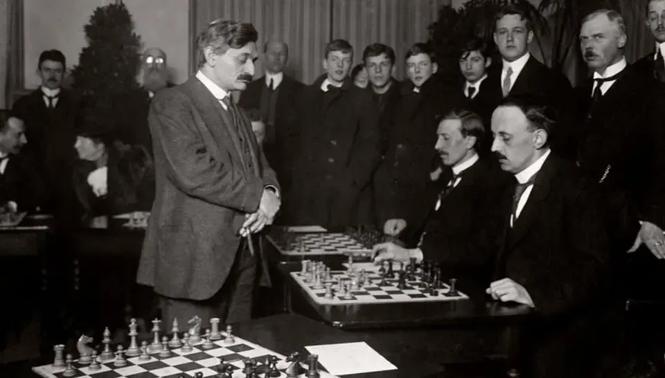 Эмануил Ласкер сеанс одновременной игры в Москве в 1925 году.