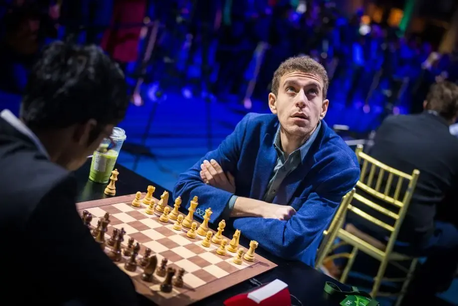 Даниел Народицкий играет против Прагнанандхи Tata Steel Chess