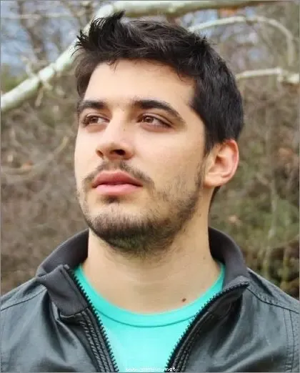 Денис Тимофеев - отец ученика, победителя школьного турнира после занятий в шахматной школе