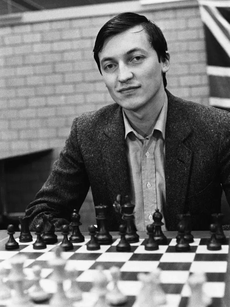 Анатолий Карпов, двенадцатый чемпион мира, известный позиционным стилем игры.