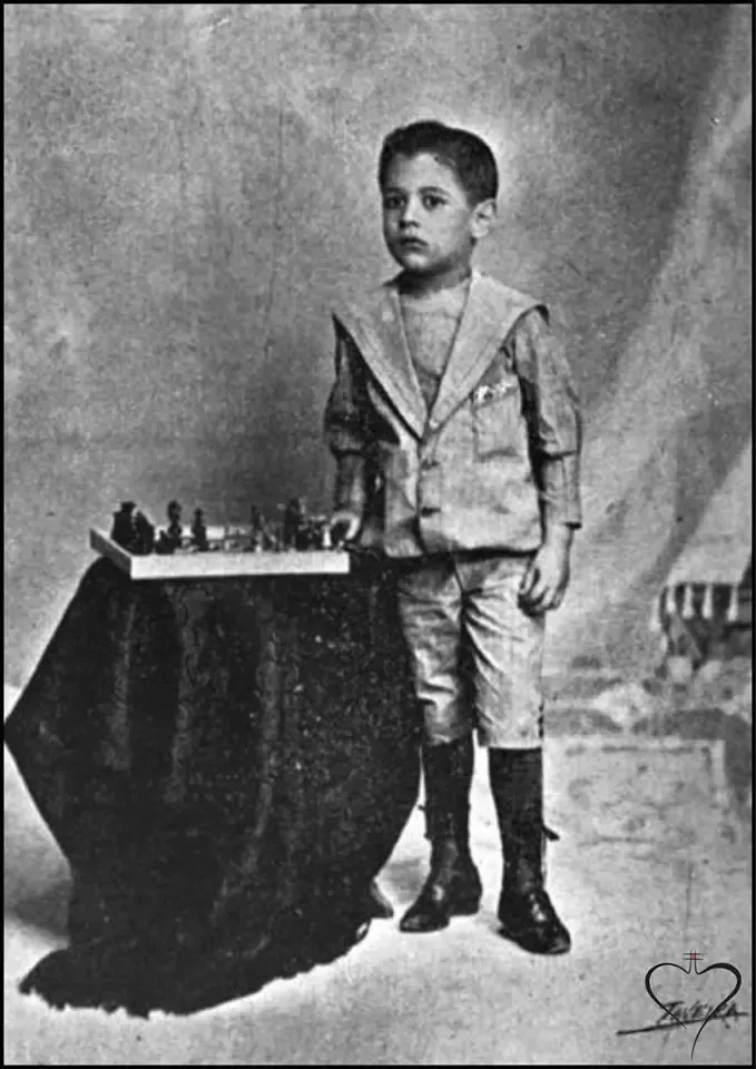 Юный Хосе Рауль Капабланка в детстве. Кубинский вундеркинд, научившийся играть в шахматы в 4 года.