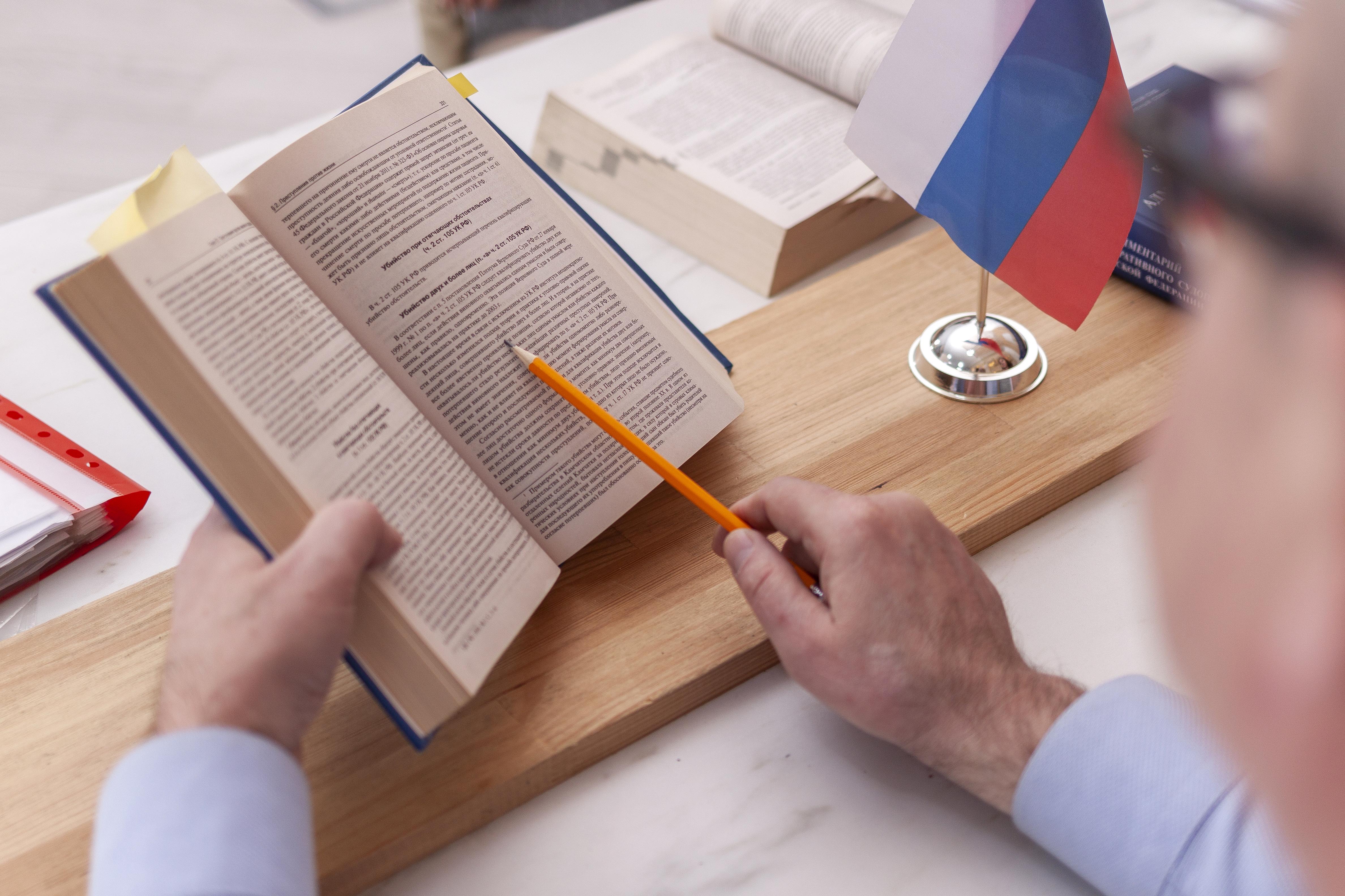 Деловая фотосессия в студии для юриста