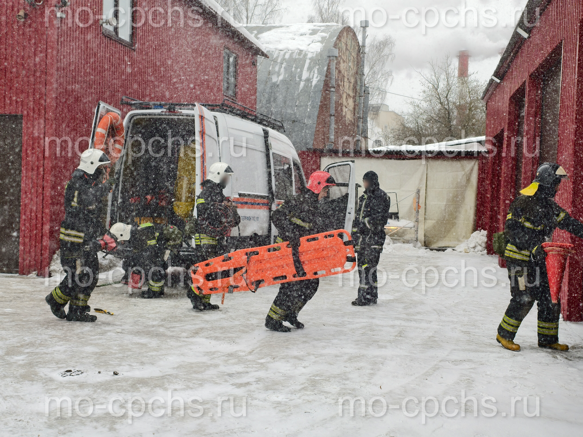 спасатель на воде на мероприятие