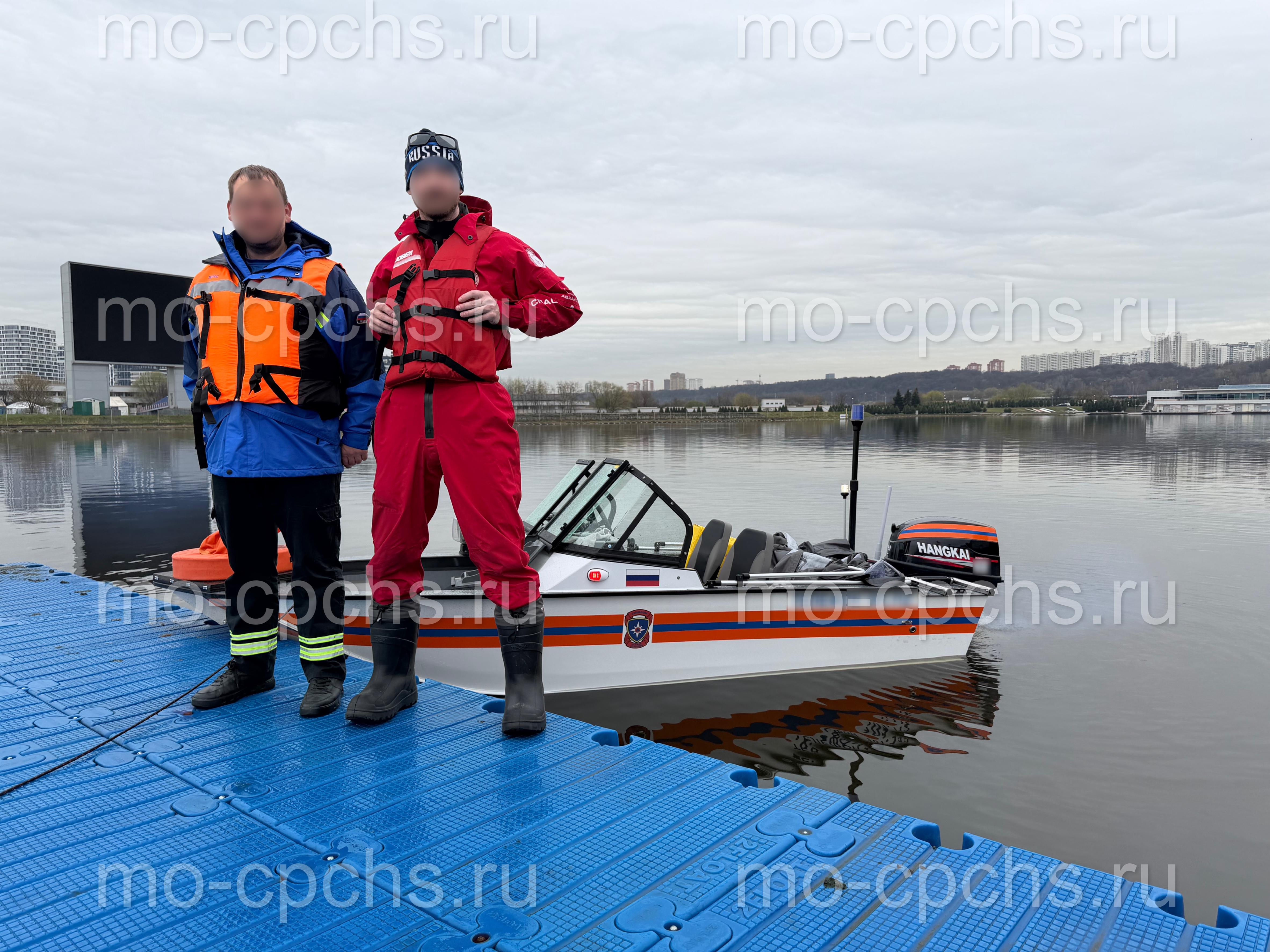 спасатели на воде на мероприятие
