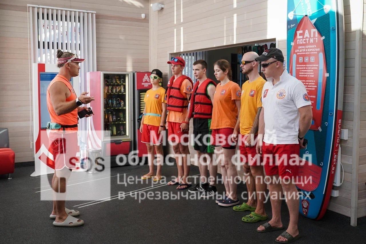 пожарная машина среднего класса на мероприятие