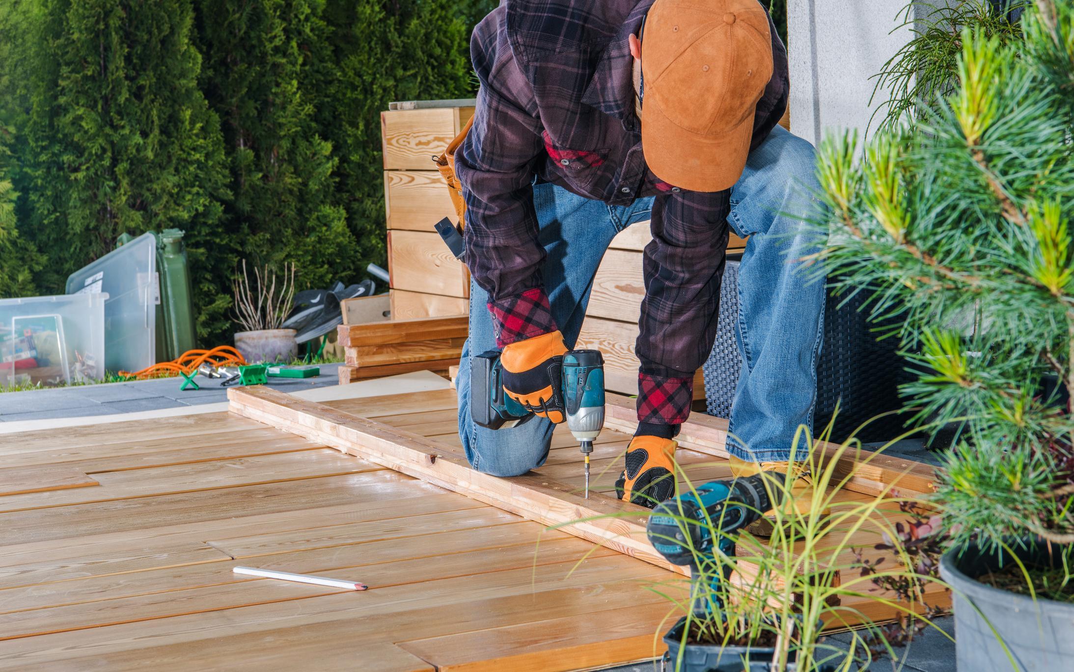 Terrassilaudade paigaldamine