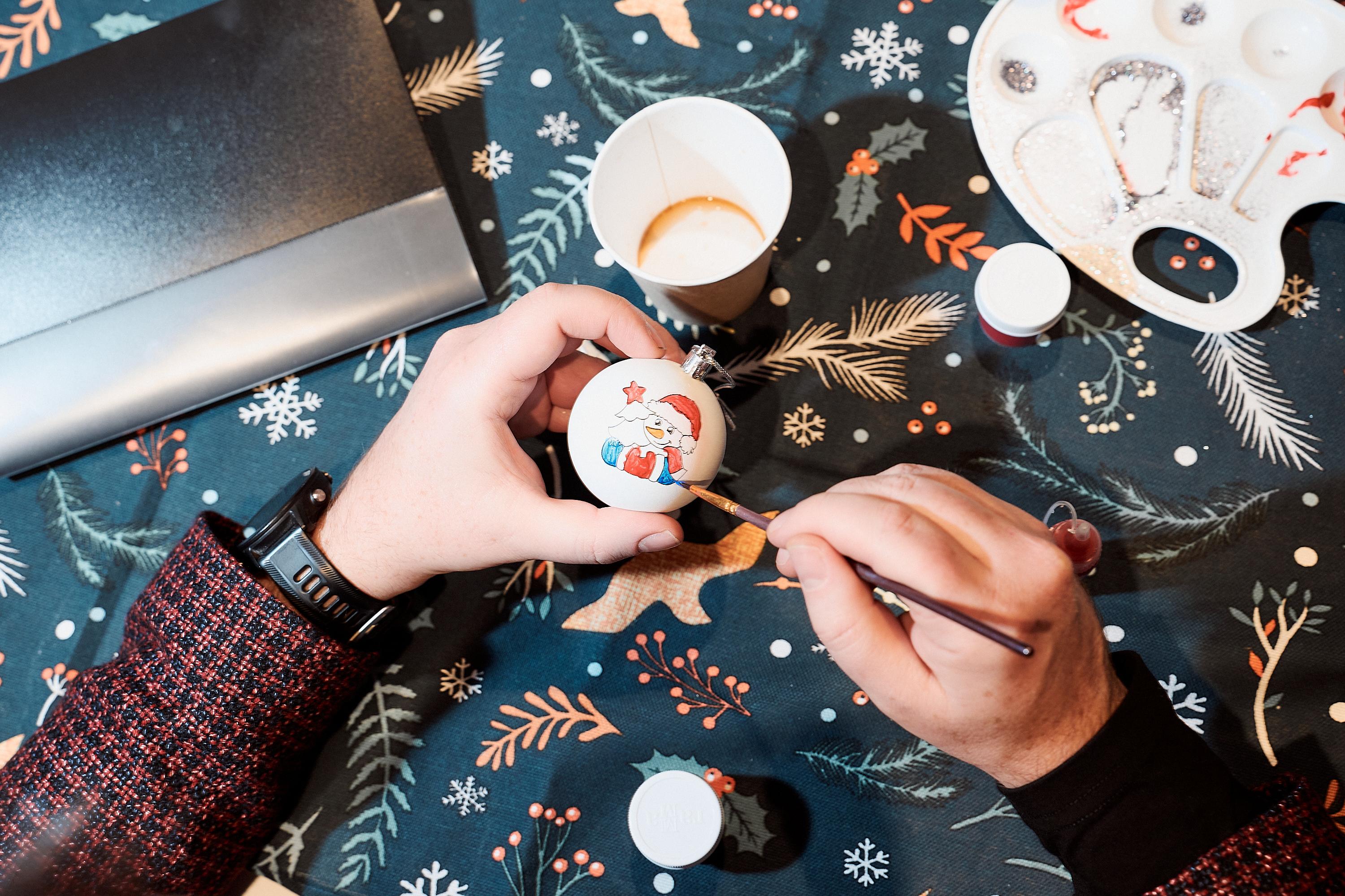 Мастер - класс по росписи новогодних шаров