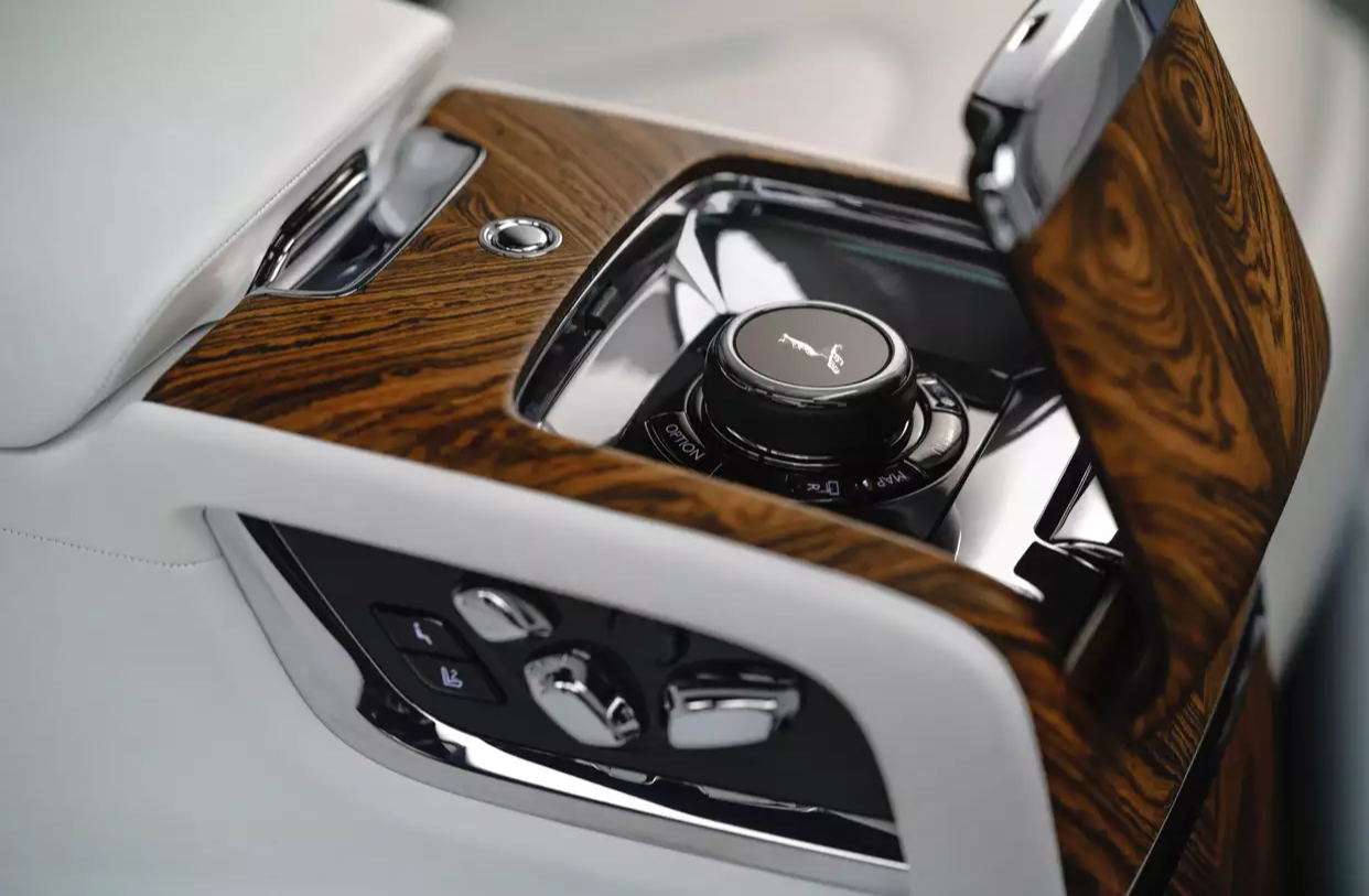 Rolls-Royce Cullinan заказать 