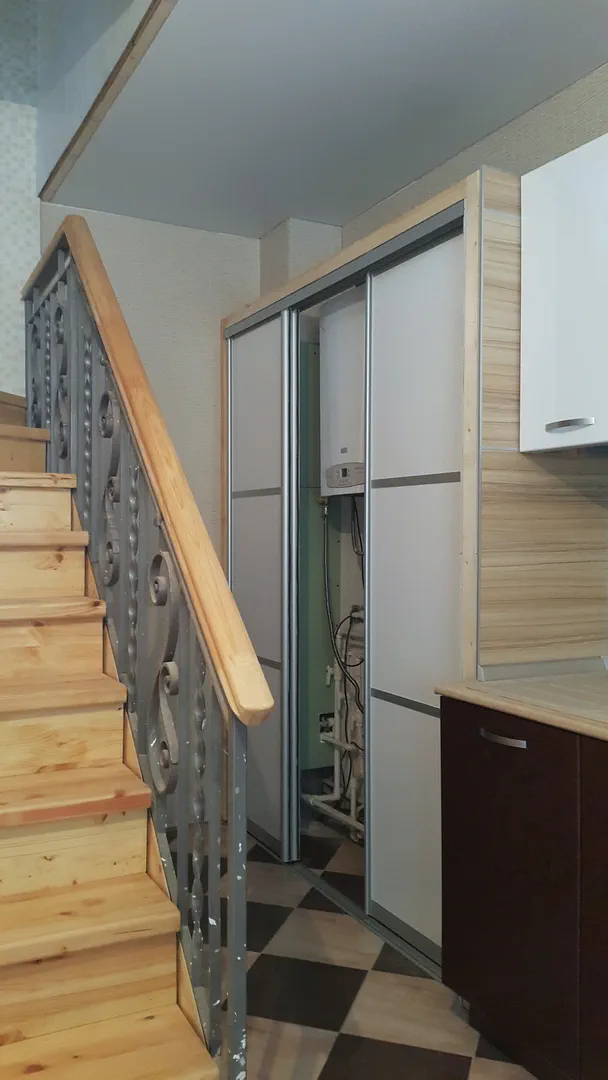 кухня Белый глянец и Коричневая кожа 4