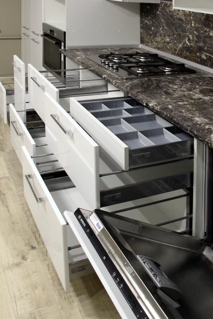 кухня белый глянец 5