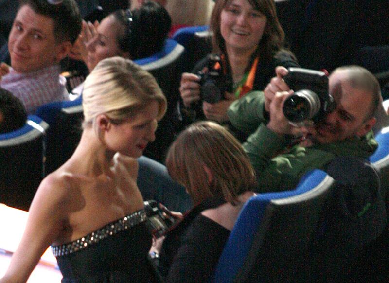 Запомните: Пэрис Хилтон уехала, а я с вами остался. Терпите