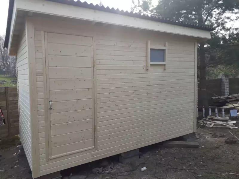 Хозблок можно купить шириной 2 м длинной 3 м, каркас, надежное основание, односкатная крыша, кровля - профлист или гибкая черепица