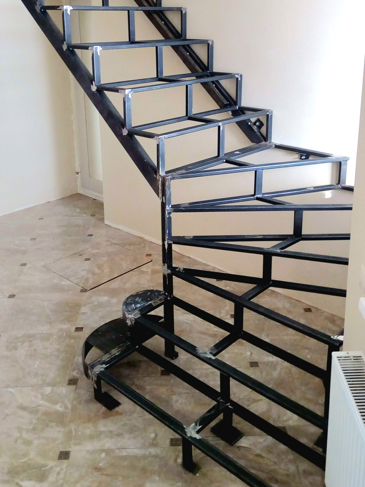 Лестница из металла на заказ