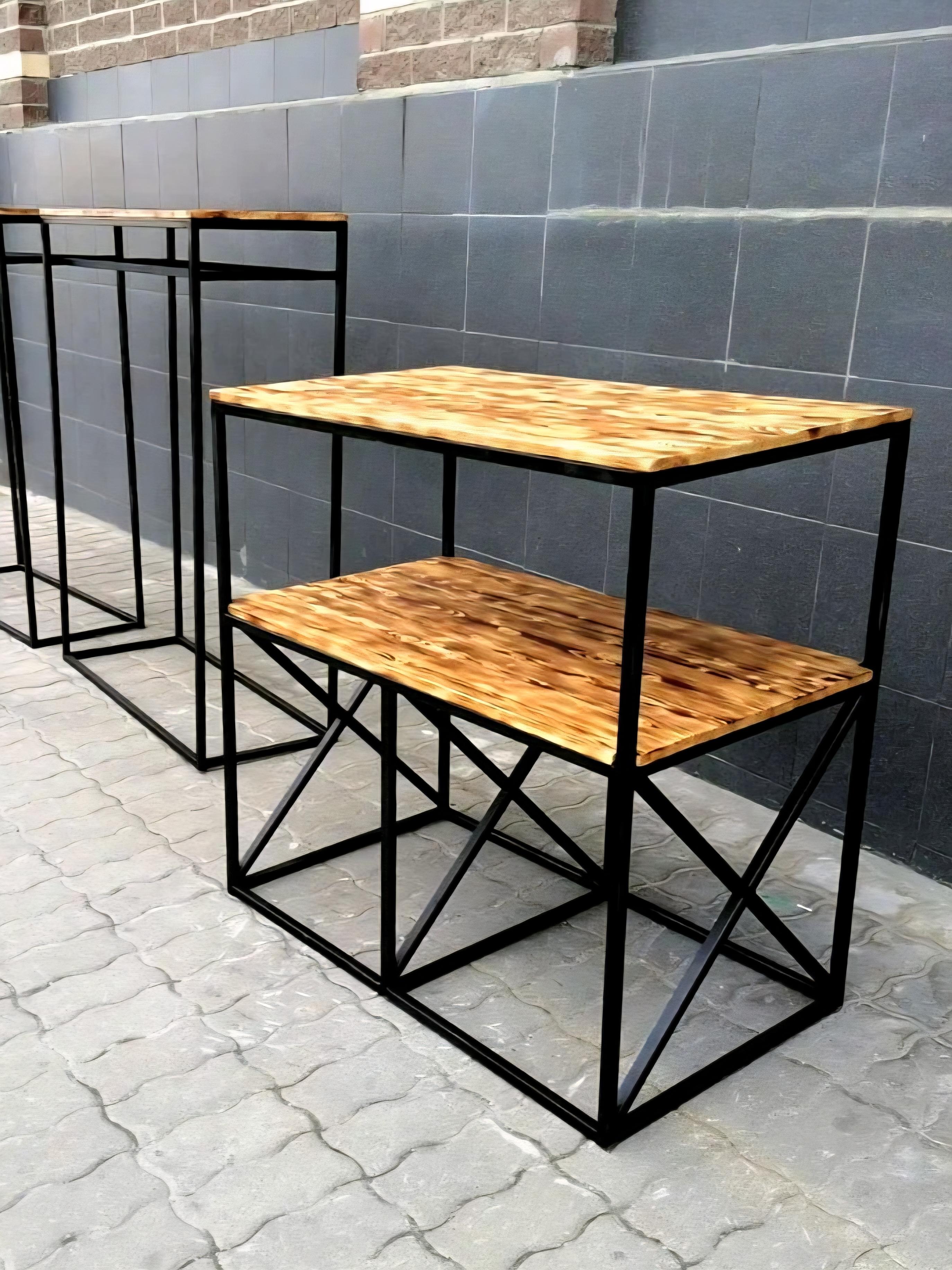 Стол из металла в стиле лофт