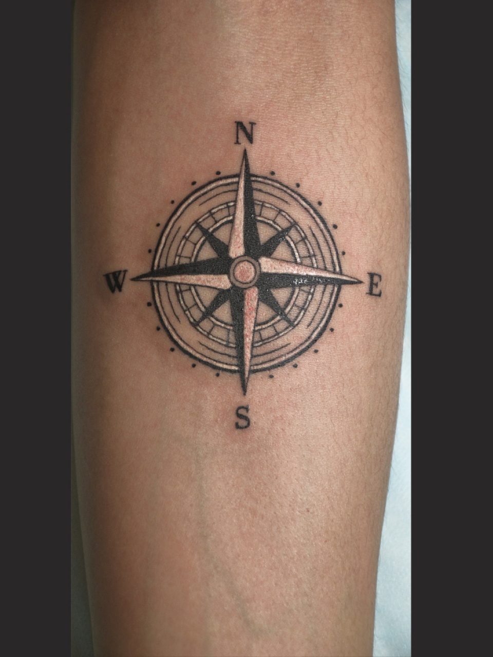 44_bw_compas osipovtattoo