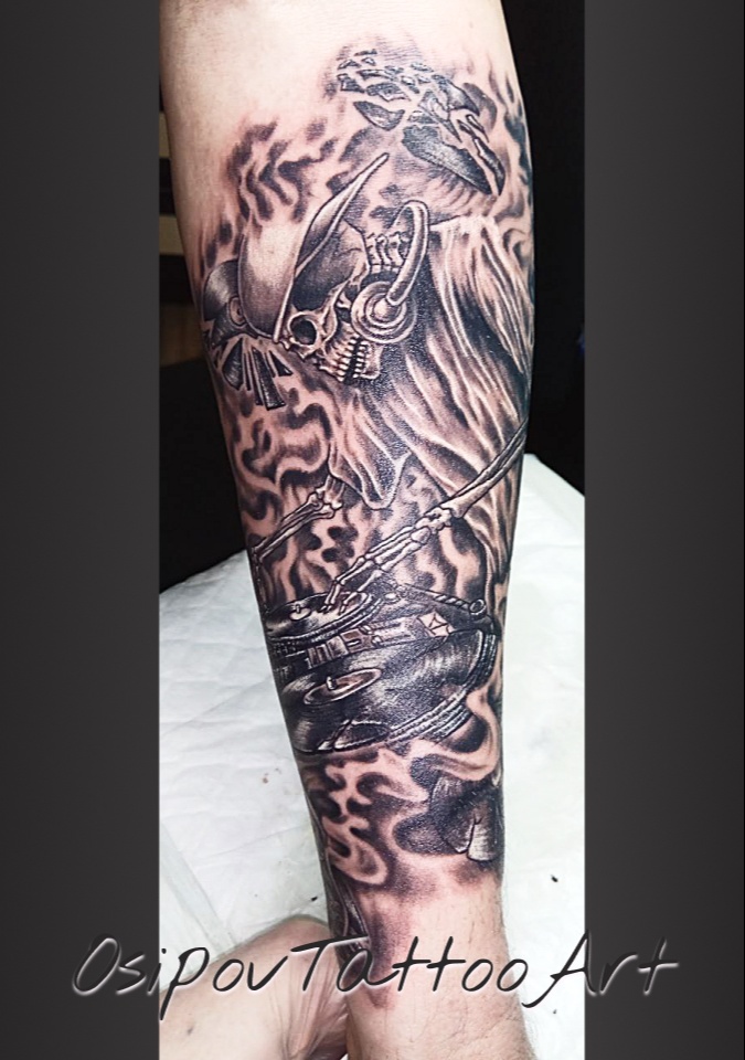 30_bw_OsipovTattoo_skeleton
