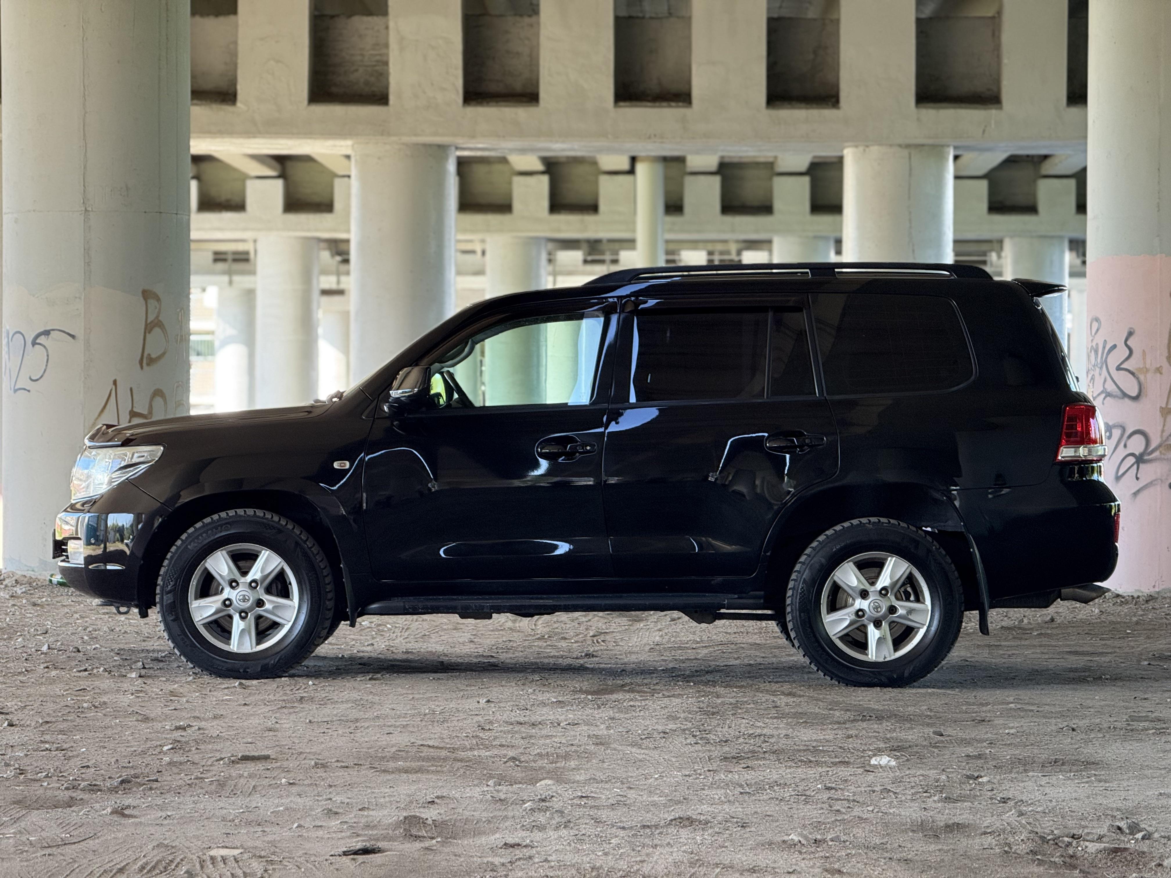Toyota Land Cruiser 200