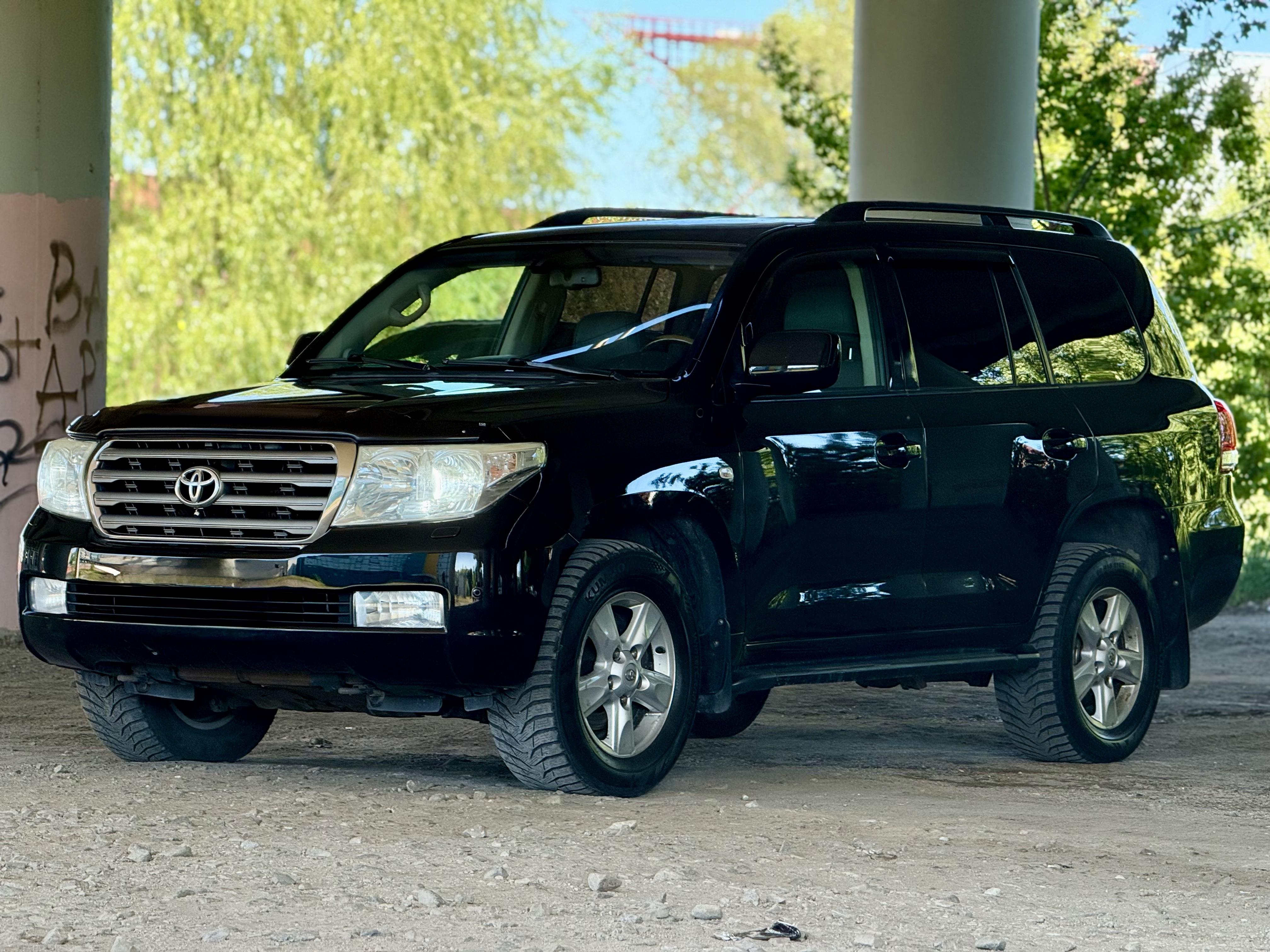 Toyota Land Cruiser 200