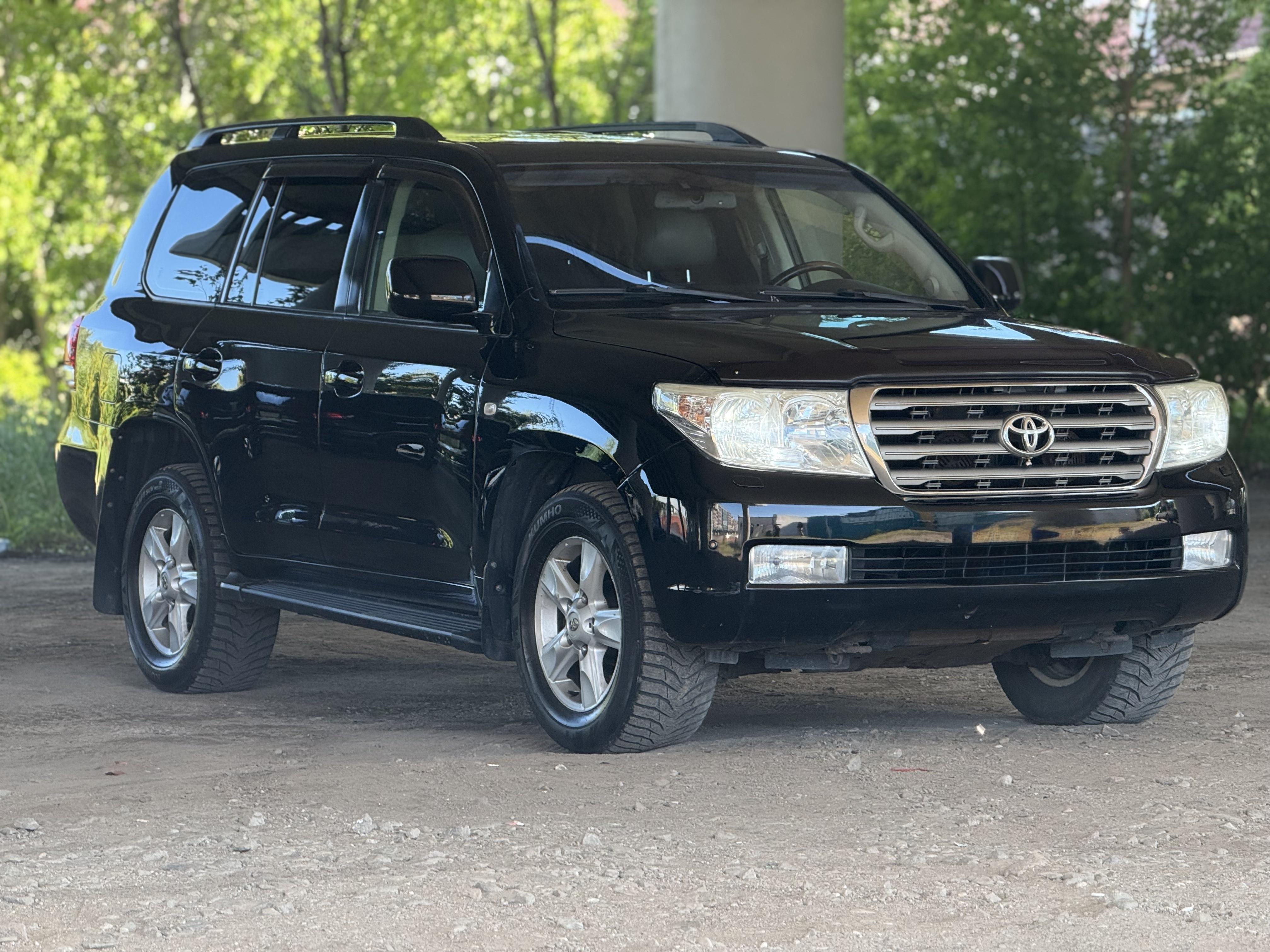 Toyota Land Cruiser 200