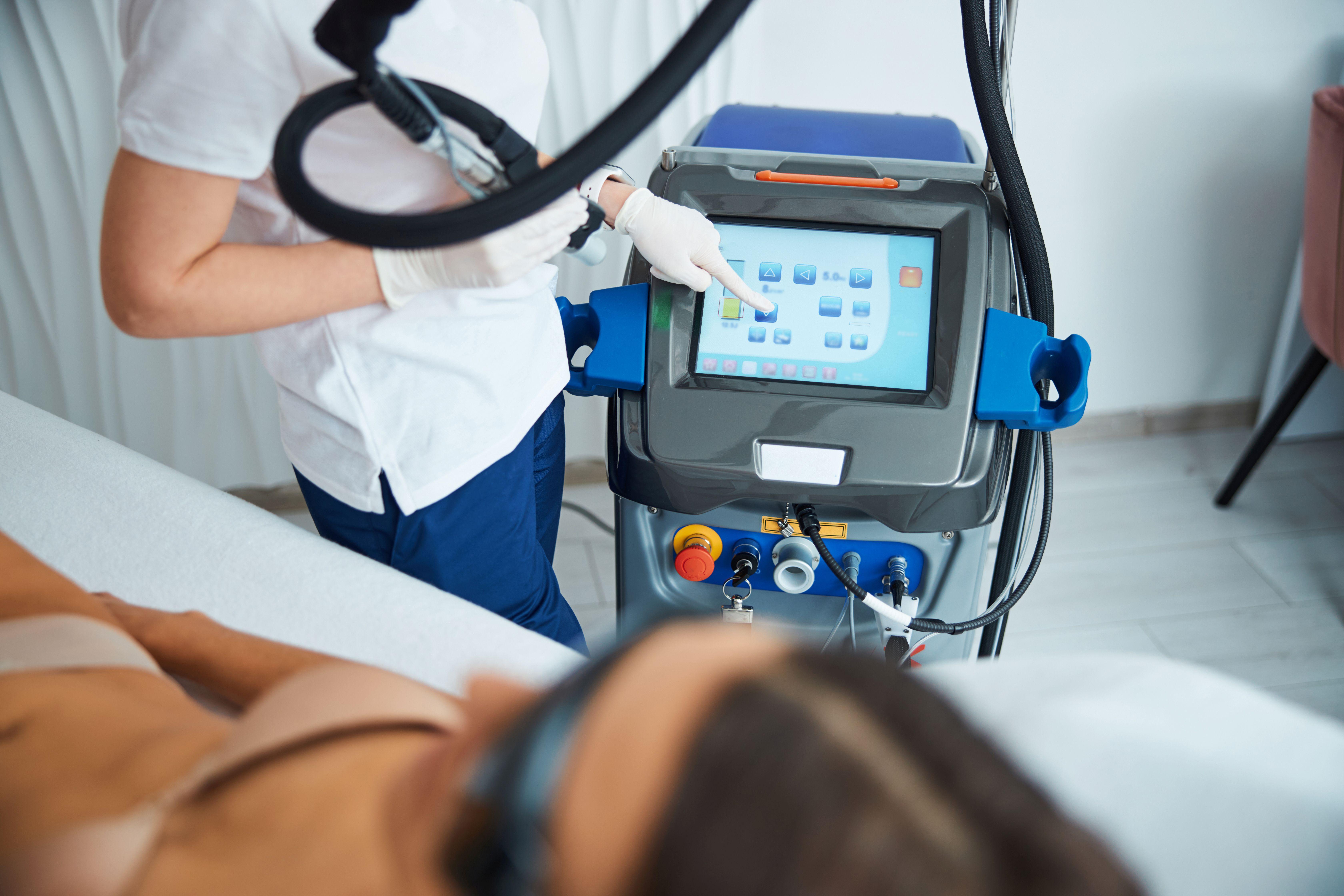 Лазерная эпиляция без боли в Черкесске в медицинской клинике