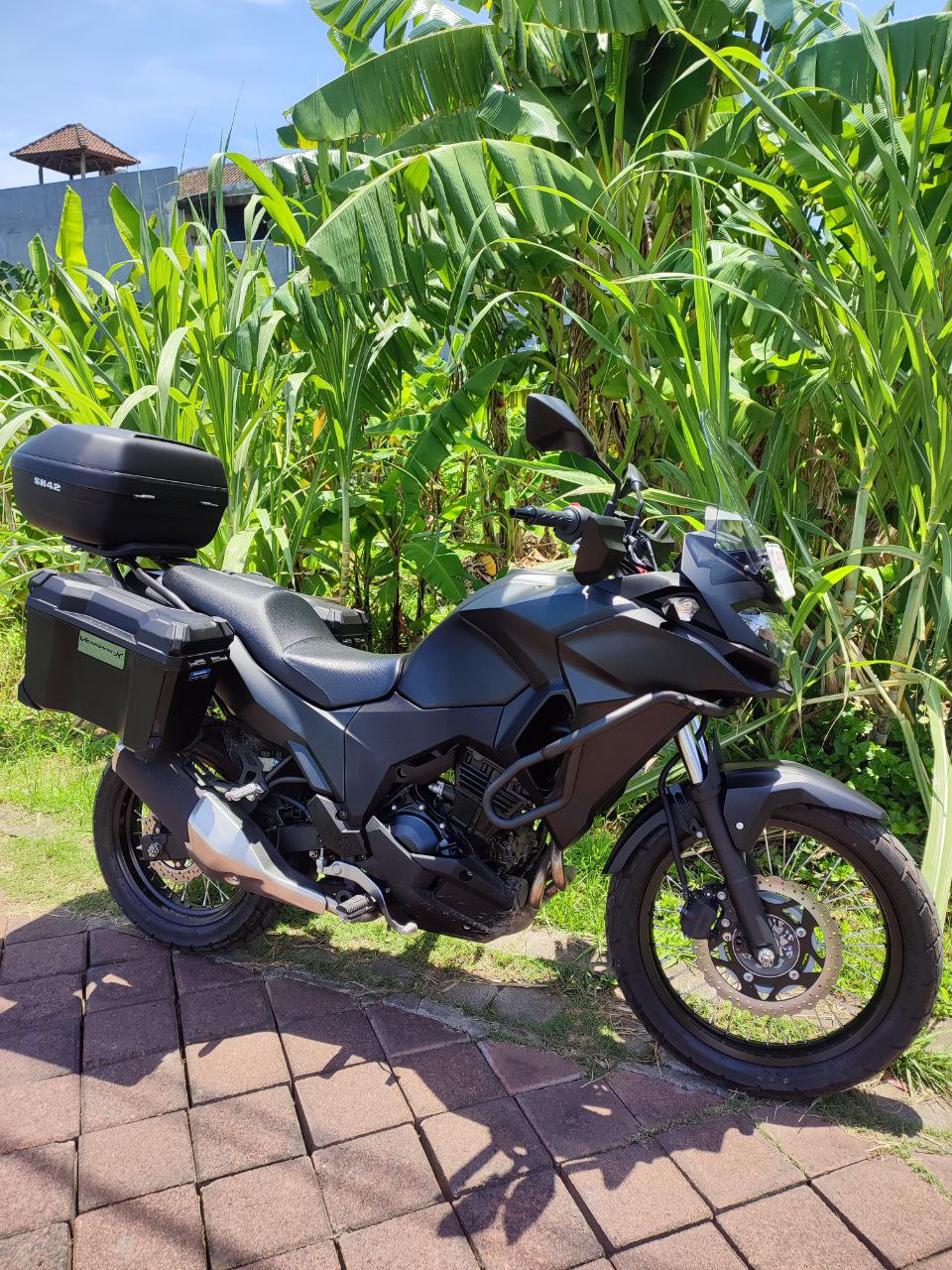 Kawasaki Versys 250 black