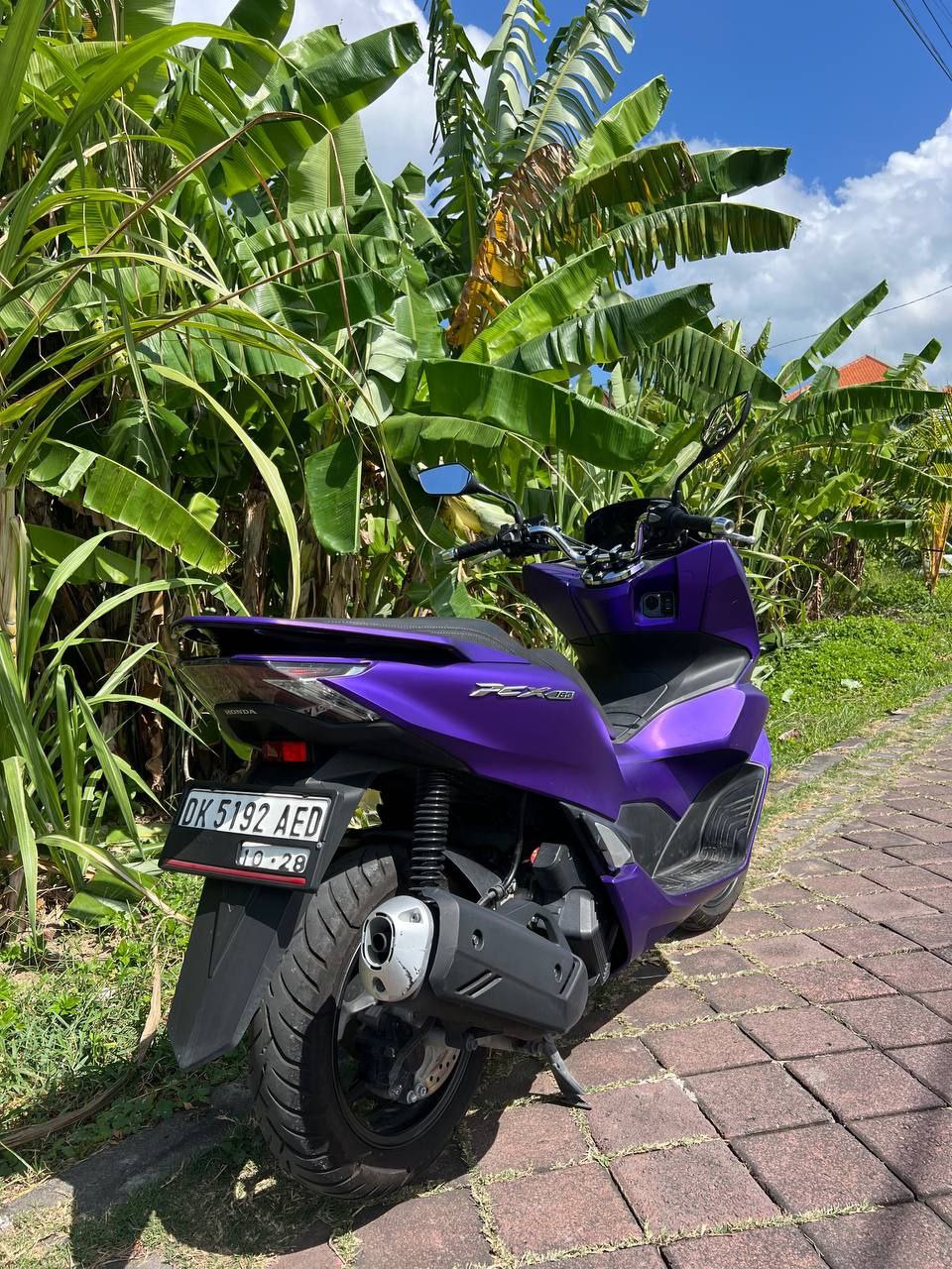 Honda PCX 160 purple