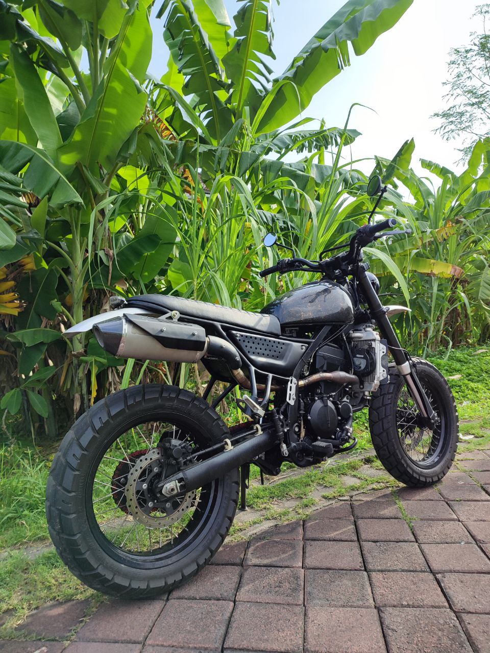 Kawasaki D-tracker