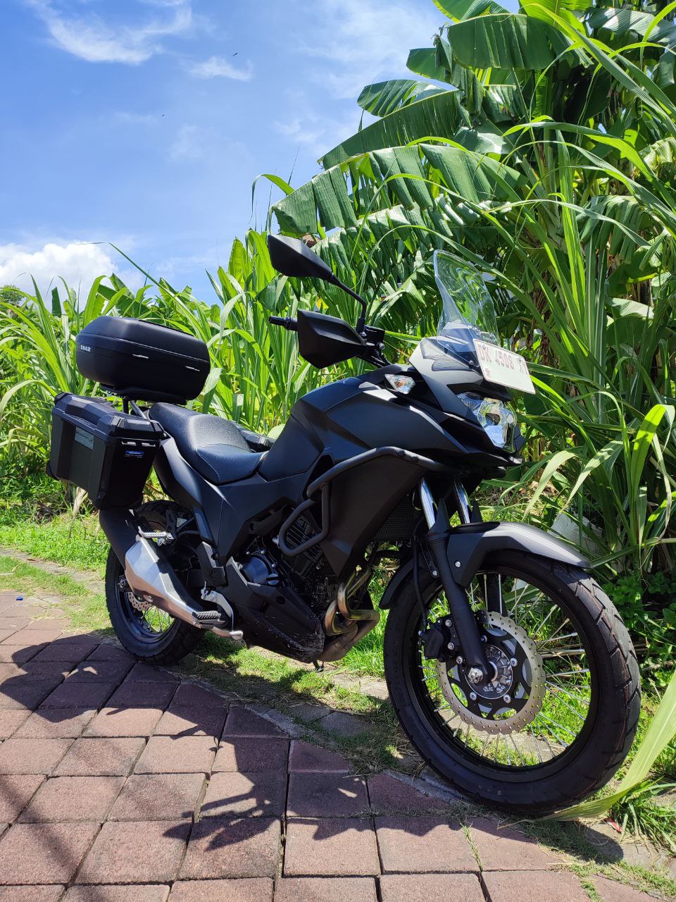 Kawasaki Versys 250 black