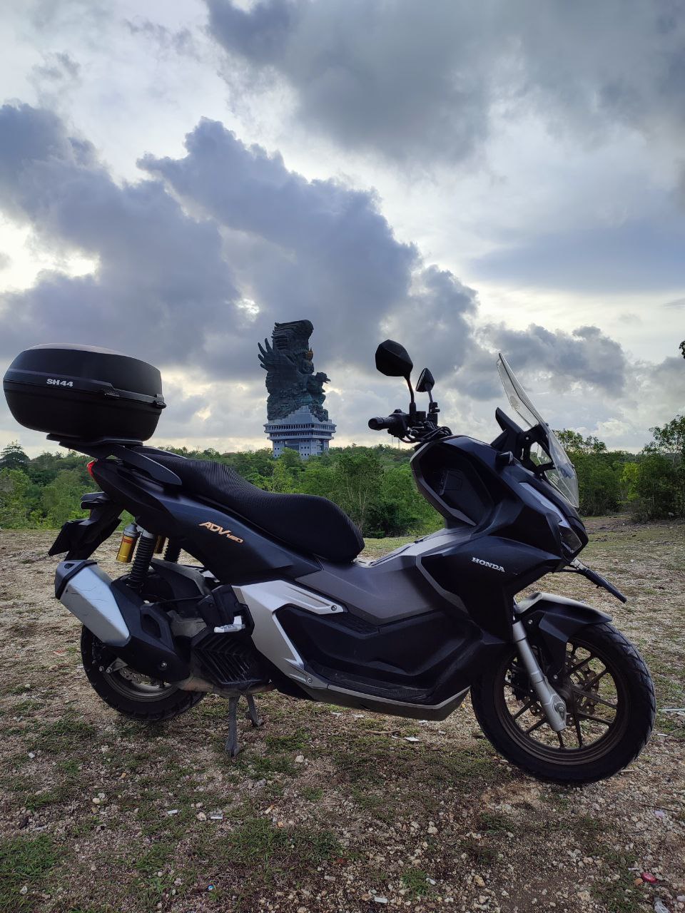 Honda ADV 160 black