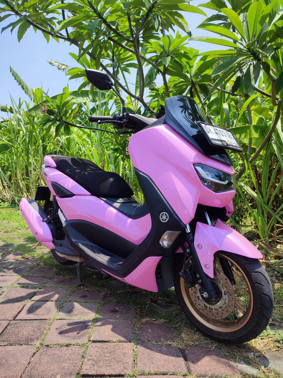 Yamaha Nmax 155 pink