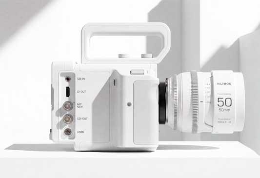 Сердце системы — огромный 65-мм сенсор