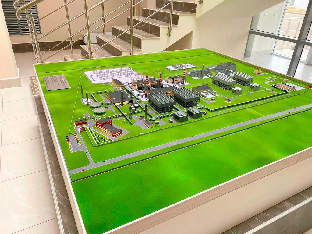 Макет техники для выставки Камаз Молоко с цистерной серебристого цвета