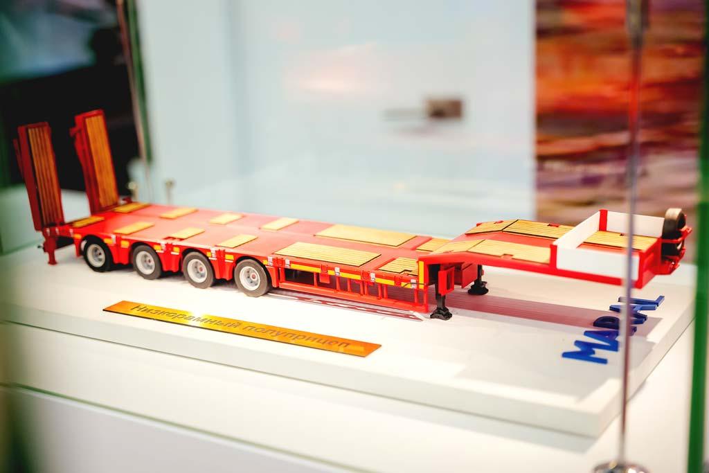 Макет техники для выставки полуприцеп