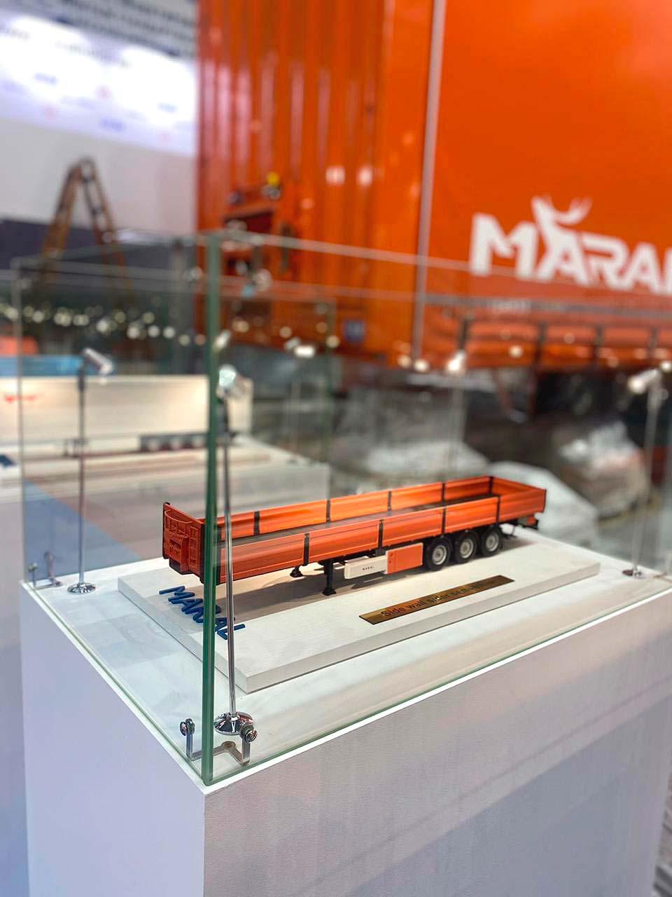 Макет техники для выставки макет вездехода белого цвета