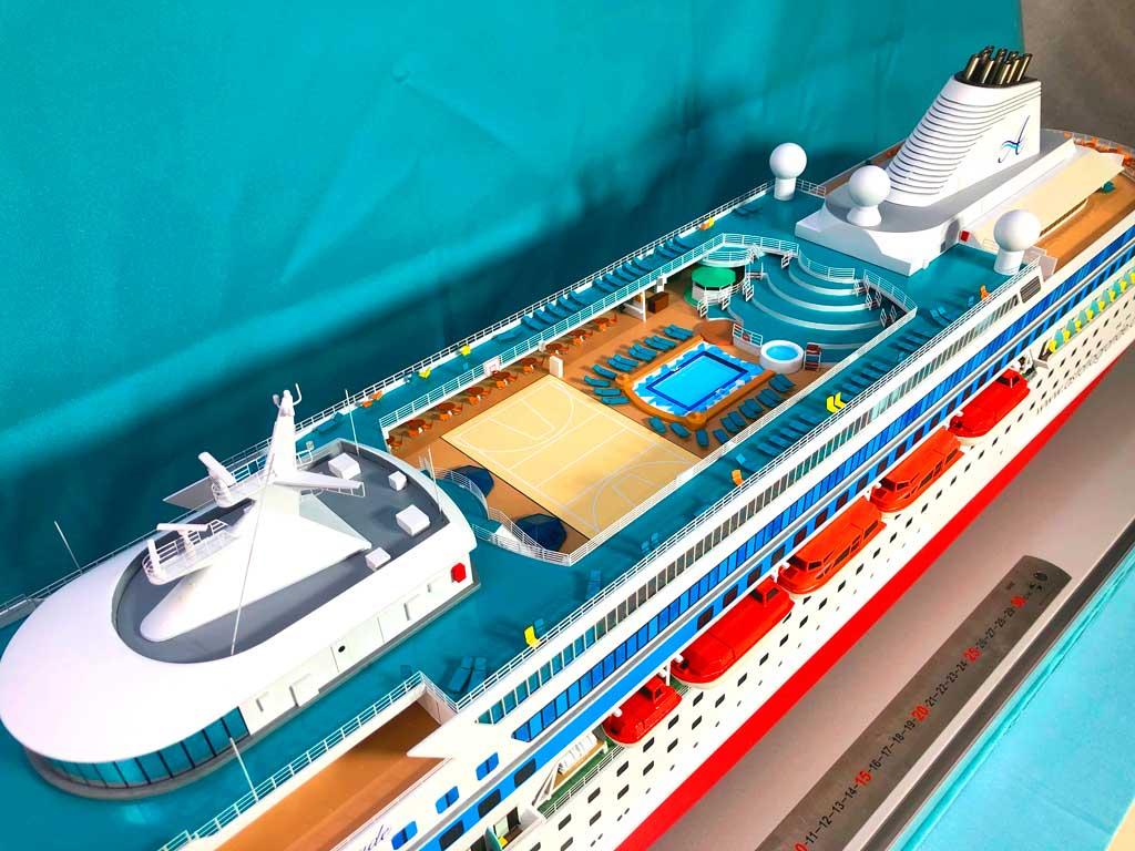 Макет техники для выставки Камаз участвовавший в гонке Париж Дакар