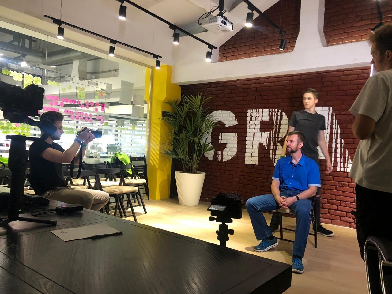 Бэкстейдж съемки интервью победителей для Grass