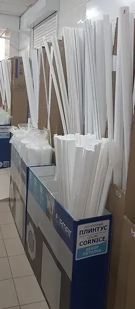 Плинтус потолочный  в Ужуре