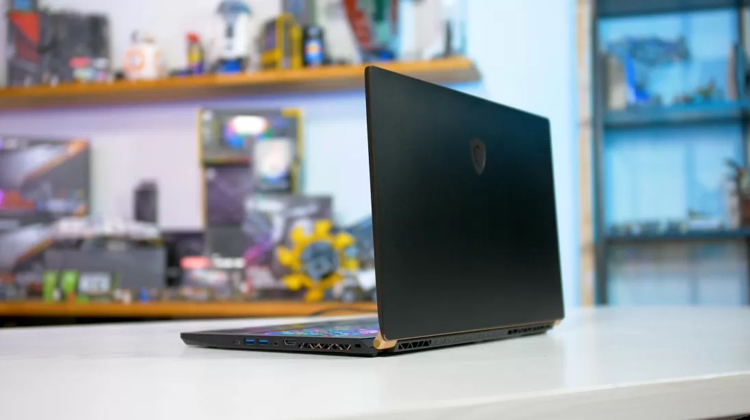 MSI GS75 Stealth вид сзади