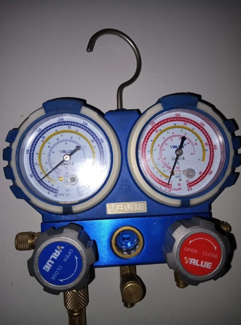 инструмент для работы с кондиционерами - манометр