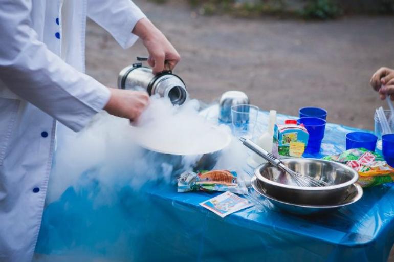 Научное кулинарное шоу: шоколадный фонтан и дегустация десертов детьми