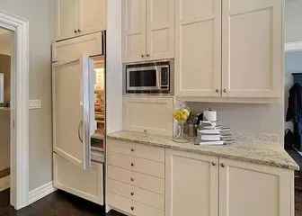 Провисла дверь встроенного холодильника