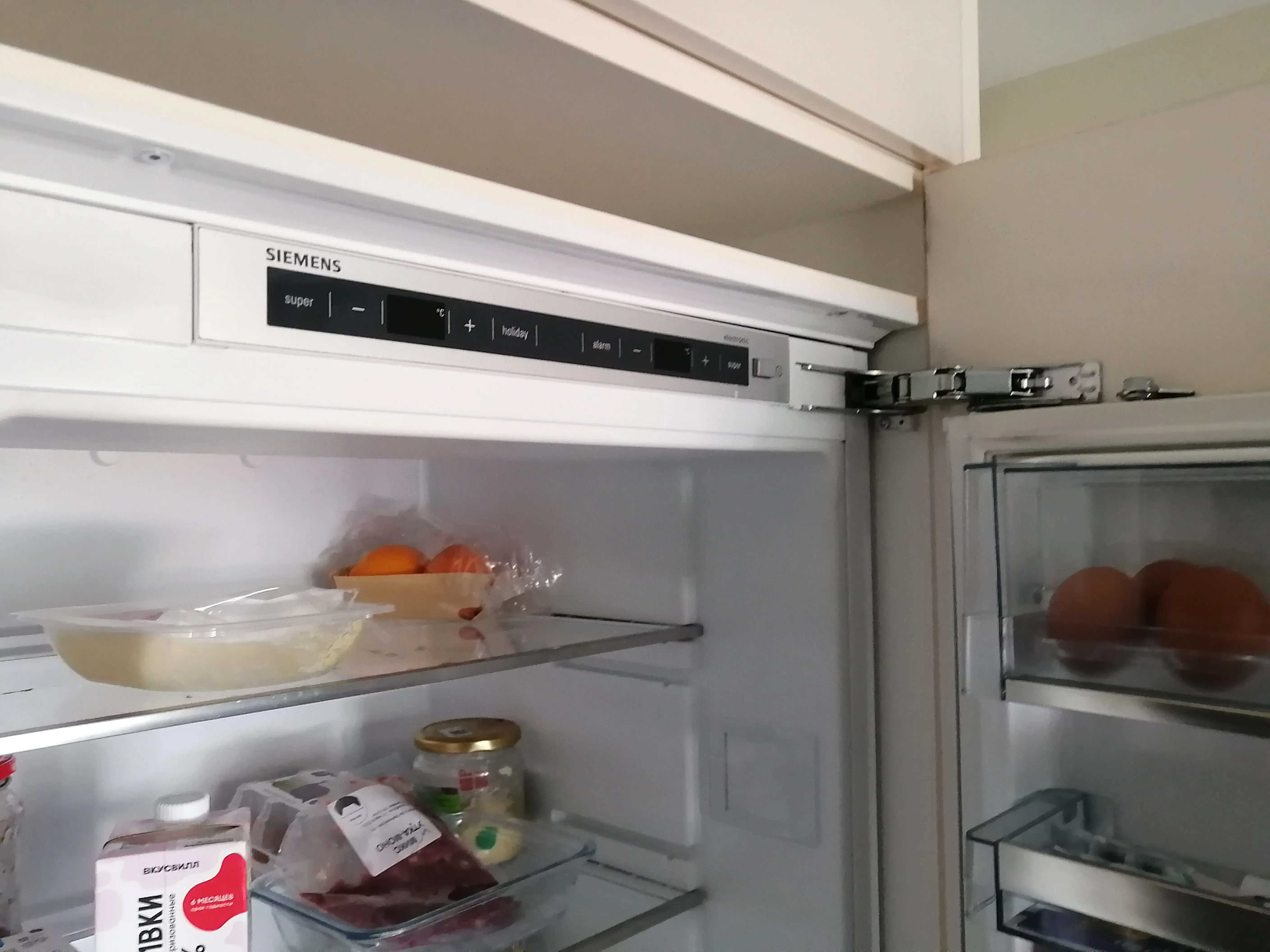 Замена петель встроенных  холодильников Siemens