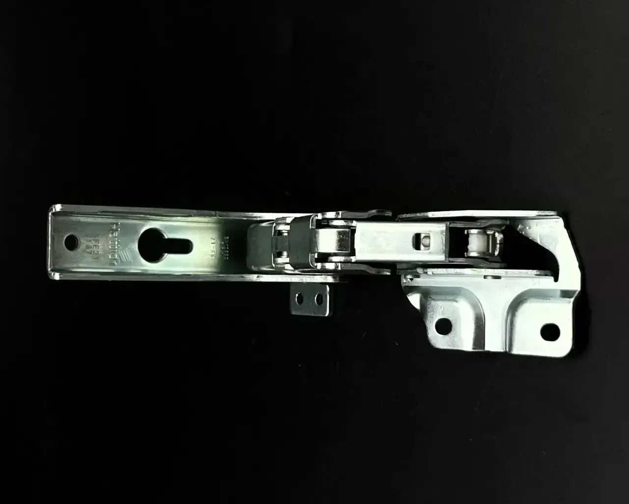 Петли Hettich 3903 5.0 10246 0.5 3904 5.0 10247 0.5 встроенных холодильников Side-by-Side