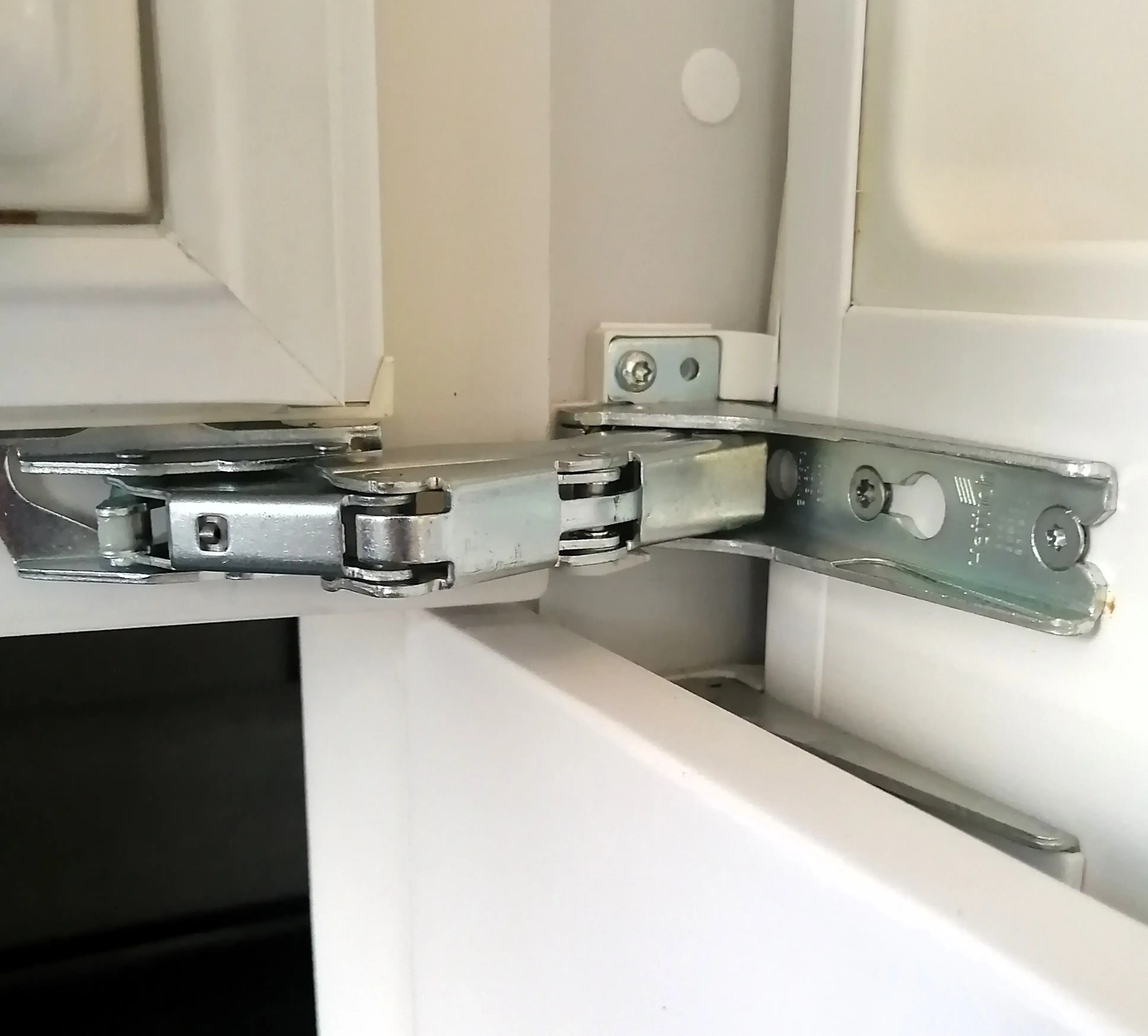 Оригинальные петли Hettich Германия для встроенных холодильников