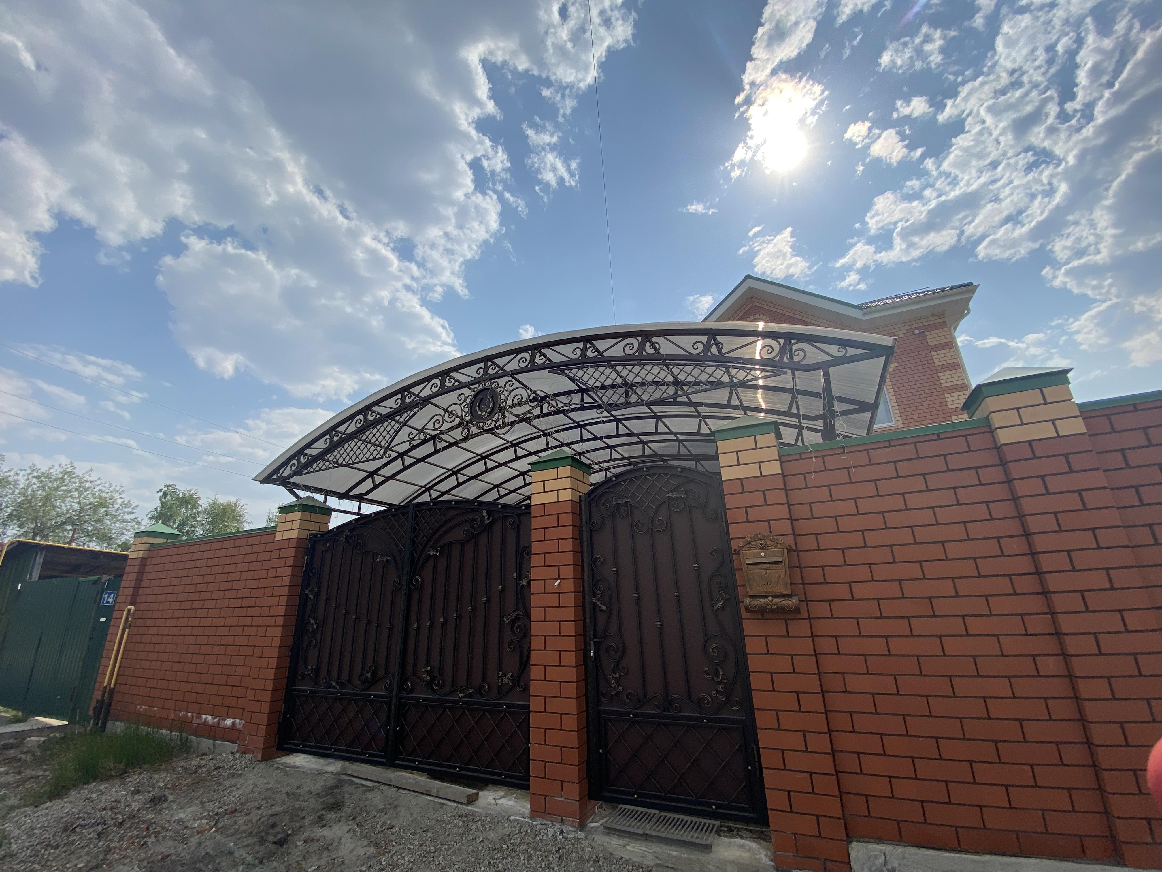 Арочный навес с поликарбонатом на заказ в тюмени