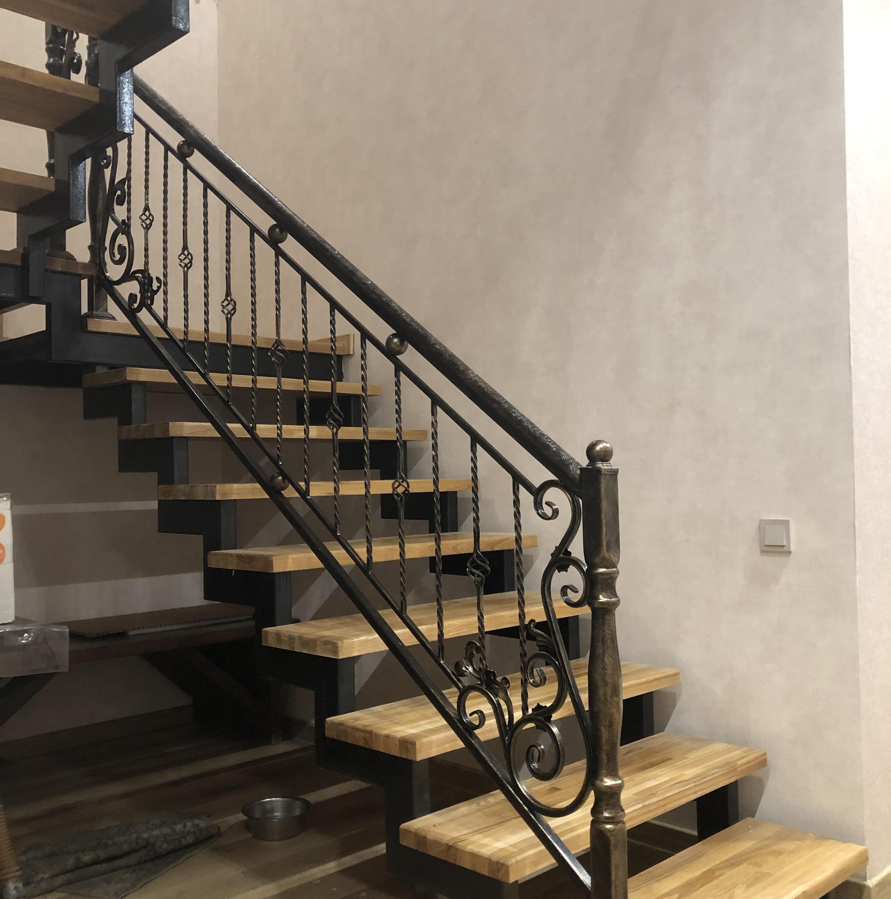 кованые перила и лестничные огражденияна заказ в тюмени  