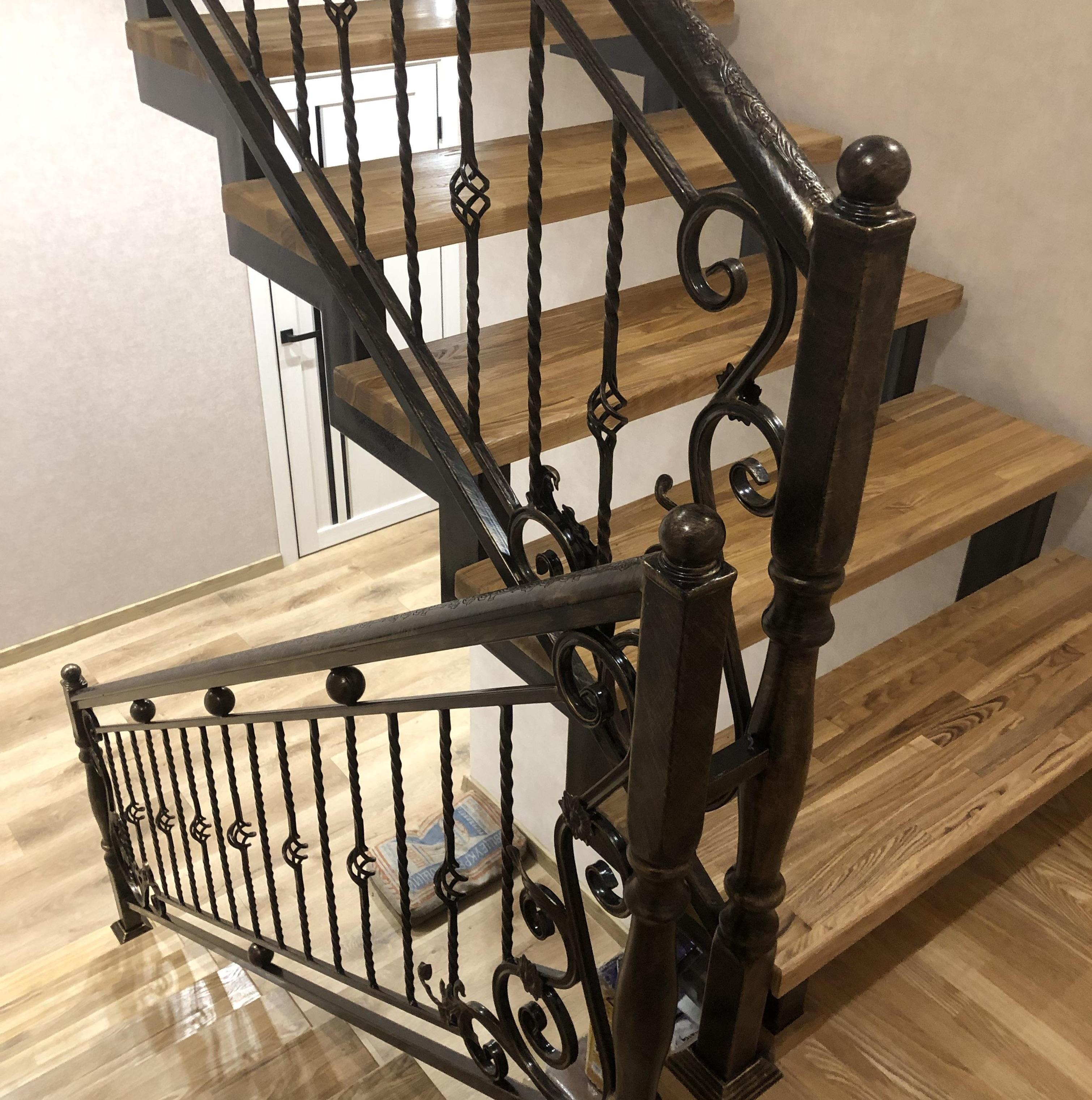 кованые перила и лестничные огражденияна заказ в тюмени  